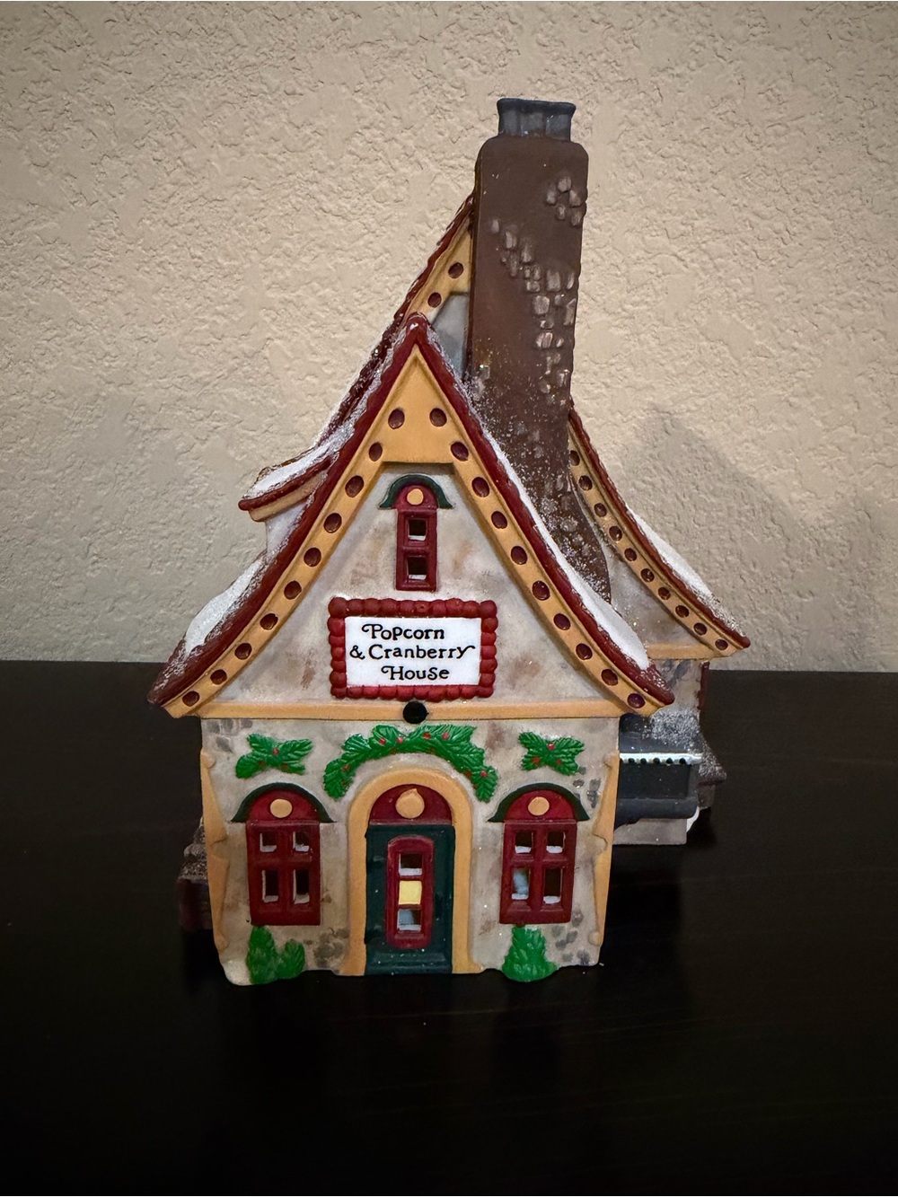 Department 56 Popcorn & Cranberry House in Beige, Red, Green
